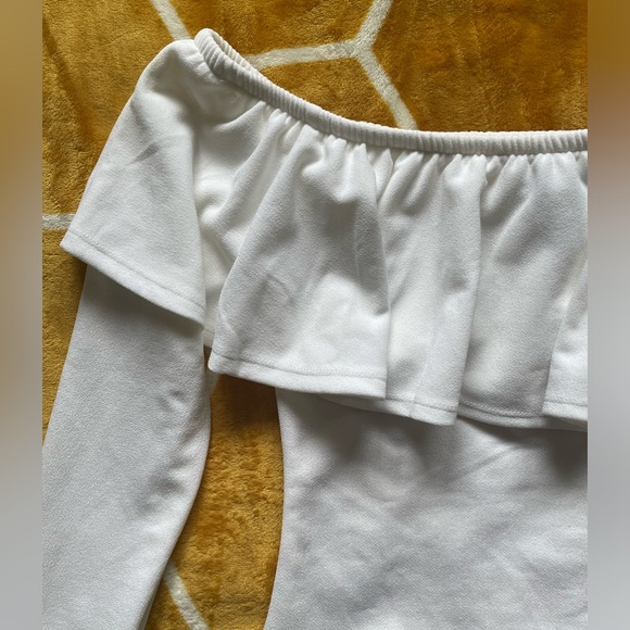 Off the shoulder ruffle bodysuit - Picture 3 of 3